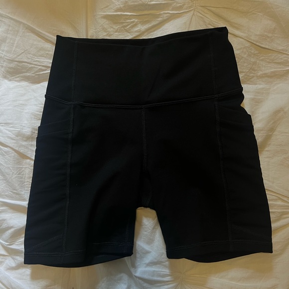 Fabletics biker shorts - Picture 3 of 4